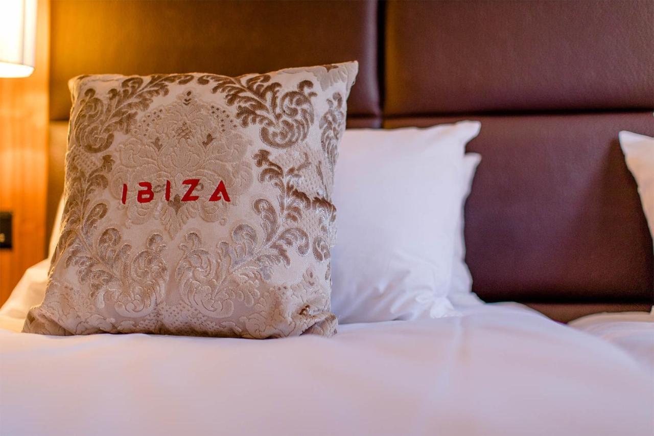 Madame Vacances Hotel Ibiza لو دوز آلب المظهر الخارجي الصورة